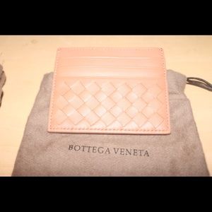 Authentic Bottega Veneta tonal cardholder.
